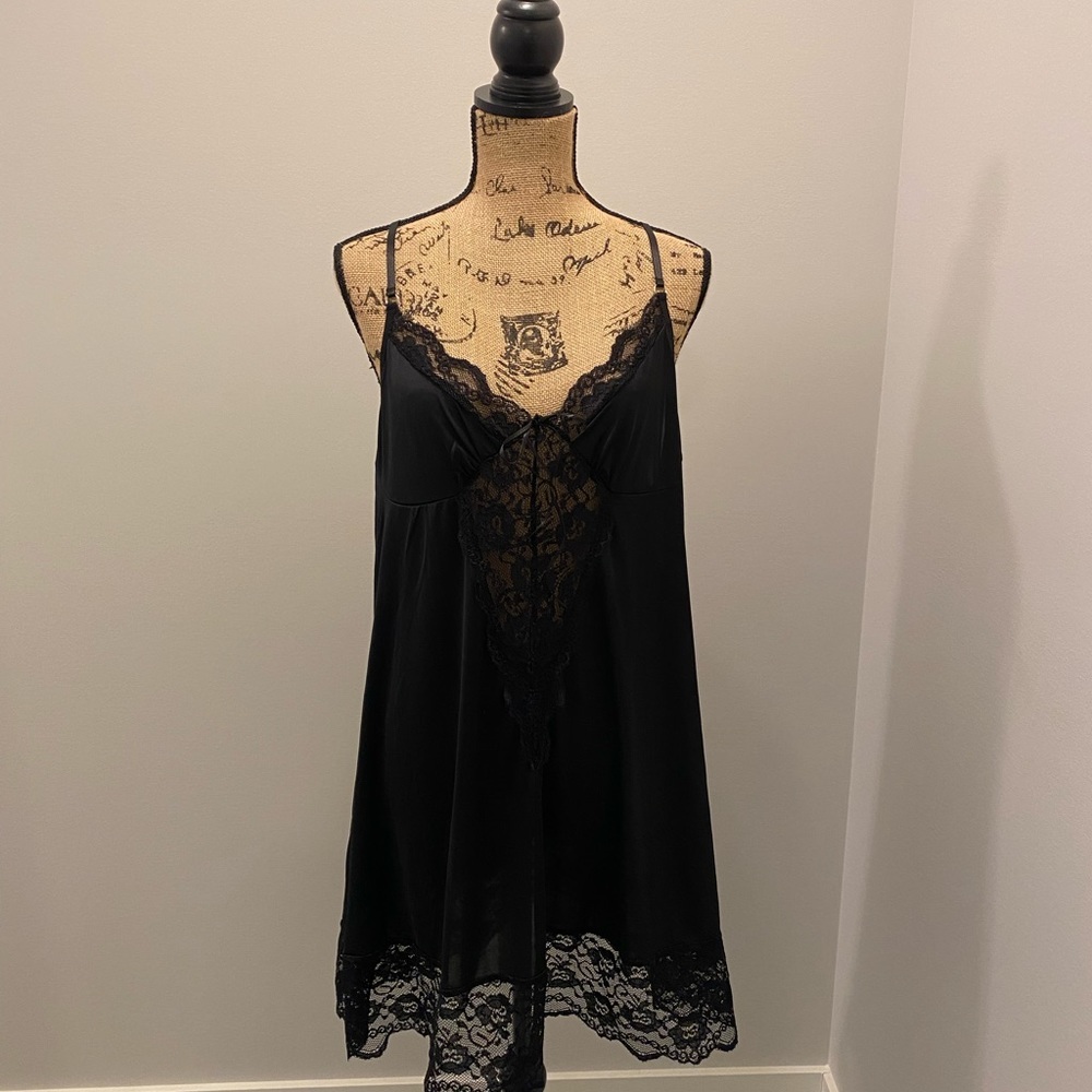 Women’s Classy Black Negligee